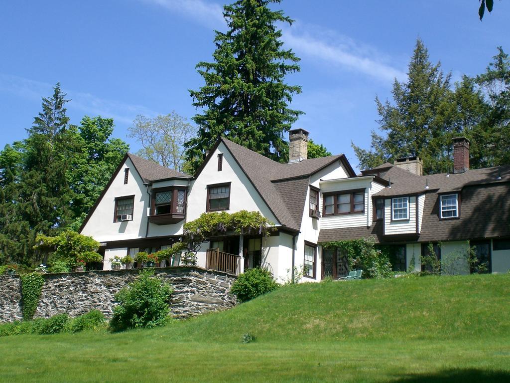Whistler'S Inn Ленъкс Екстериор снимка