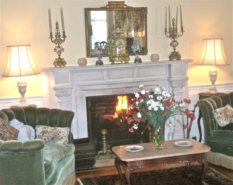 Whistler'S Inn Ленъкс Екстериор снимка