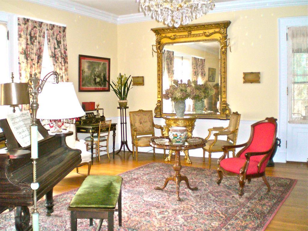 Whistler'S Inn Ленъкс Екстериор снимка